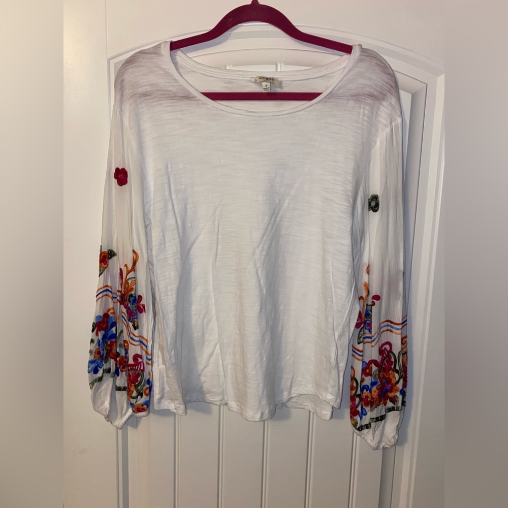 White Embroidered Sleeve Umgee Top